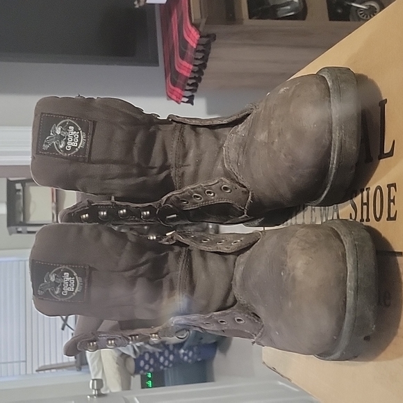 Boots - Picture 2 of 4